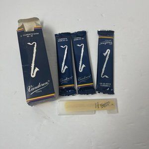 Vandoren Clarinet Reeds Strength 3, 4 pc - 3 unopened
